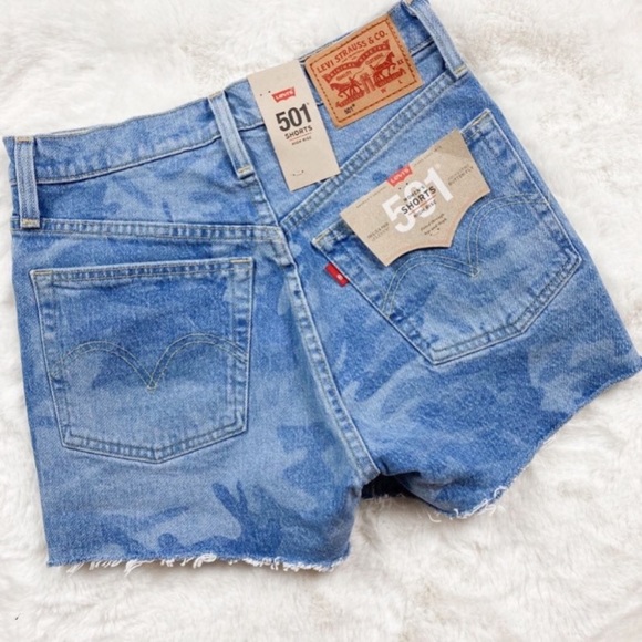 NWT LEVI’S PREMIUM 501 DENIM HIGH WAISTED SHORTS - Picture 6 of 7